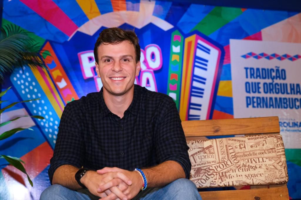 Miguel participa da abertura do São João dos Bairros de Petrolina