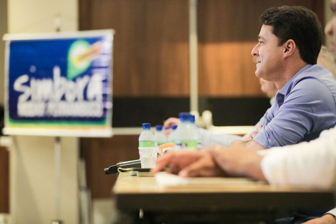 Anderson Ferreira lidera pesquisa na modalidade espontânea