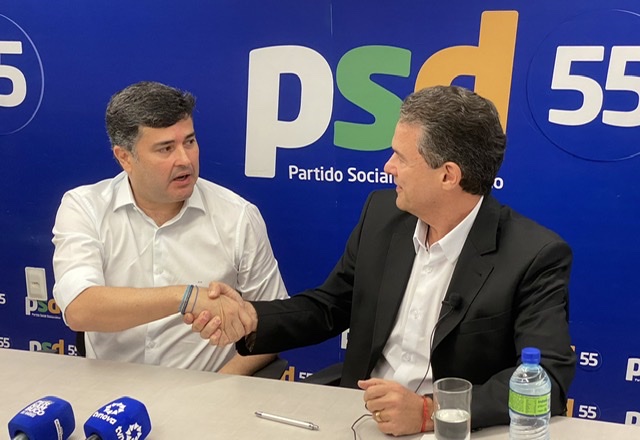 Dudu da Fonte rouba a cena em coletiva de André de Paula