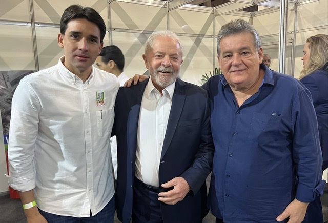 Silvio participa de lançamento da pré-candidatura de Lula