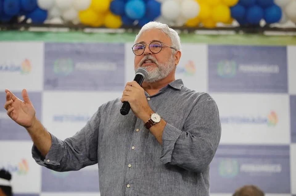 Milton Coelho acompanha anúncios do Plano Retomada