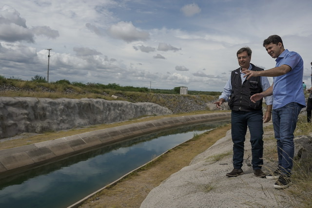 Anderson e Gilson visitam obras da Transposição do São Francisco