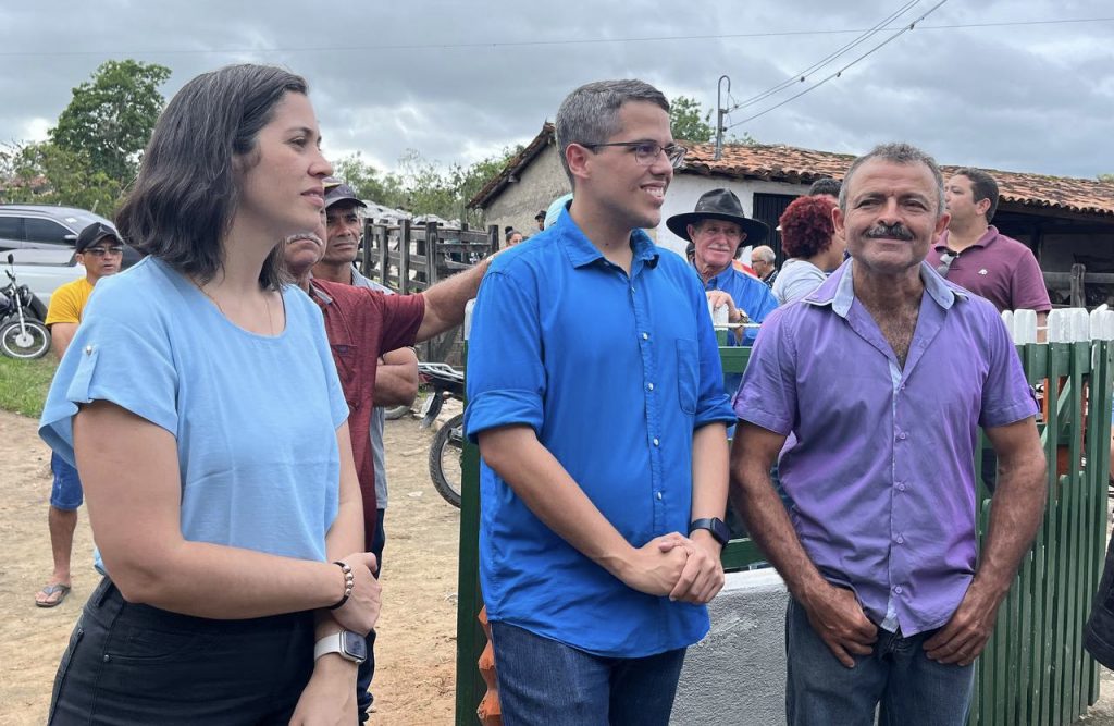 Jarbas Filho e Iza Arruda visitam município de Altinho