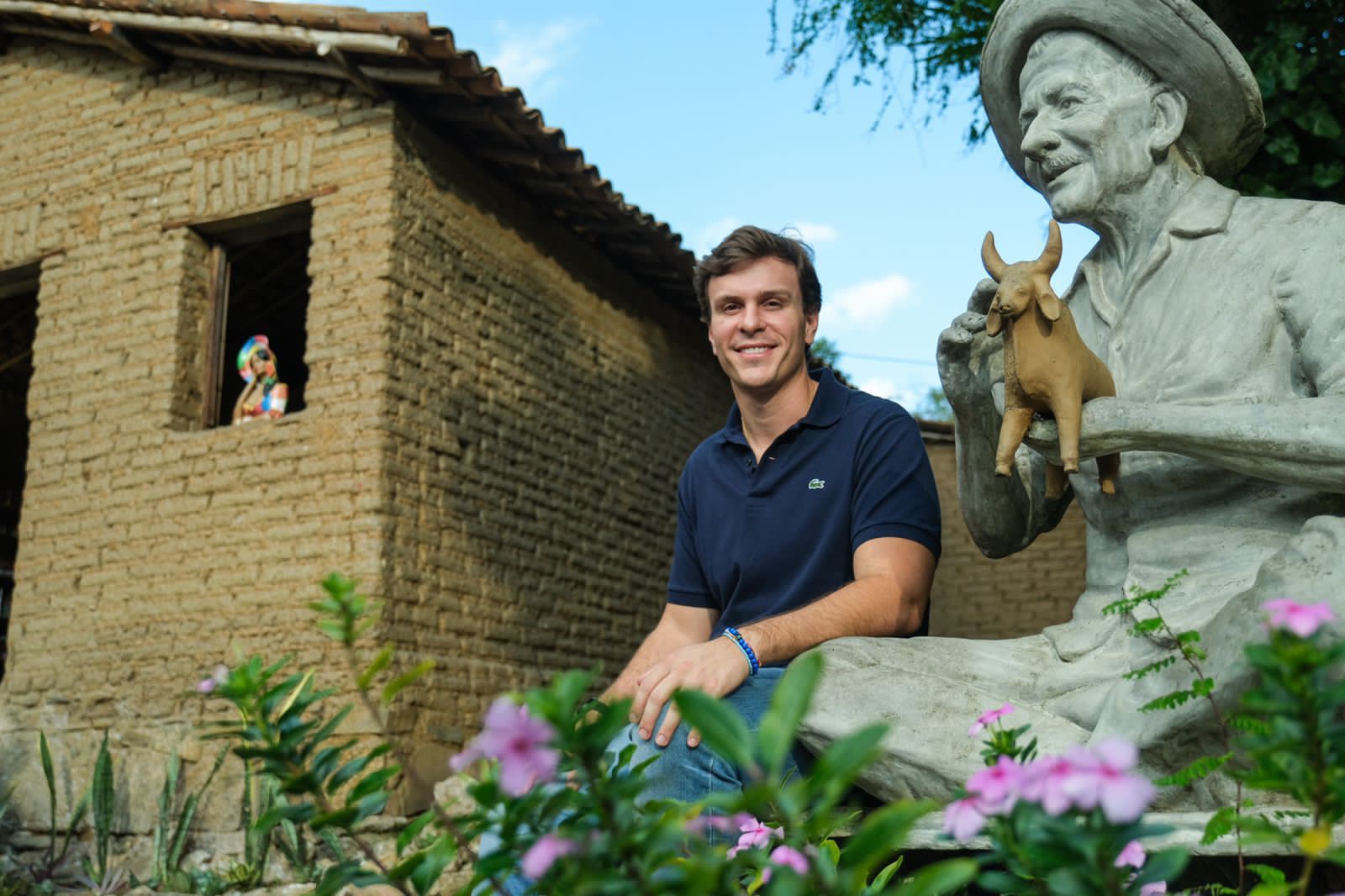 Miguel Coelho se compromete a priorizar cultura popular