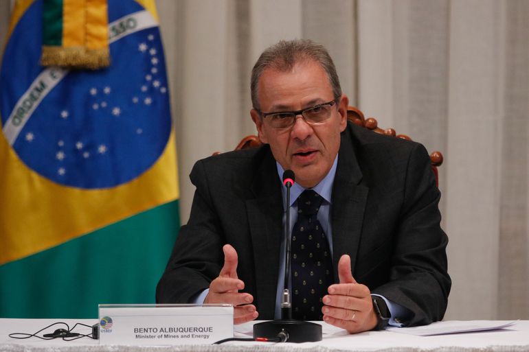 Governo tem novo ministro de Minas e Energia