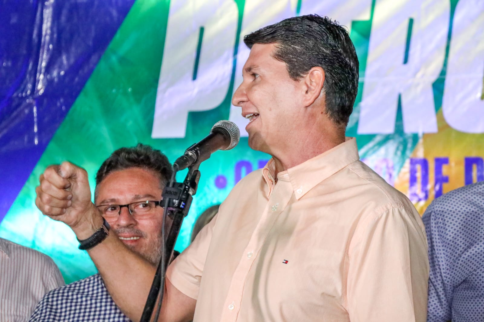 Em um mês, Simão já liberou mais de R$ 60 milhões em ações