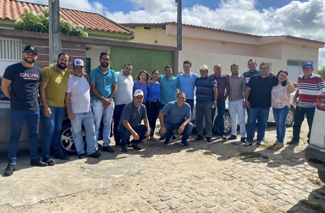 Oposição em Bom Conselho fecha com Débora Almeida