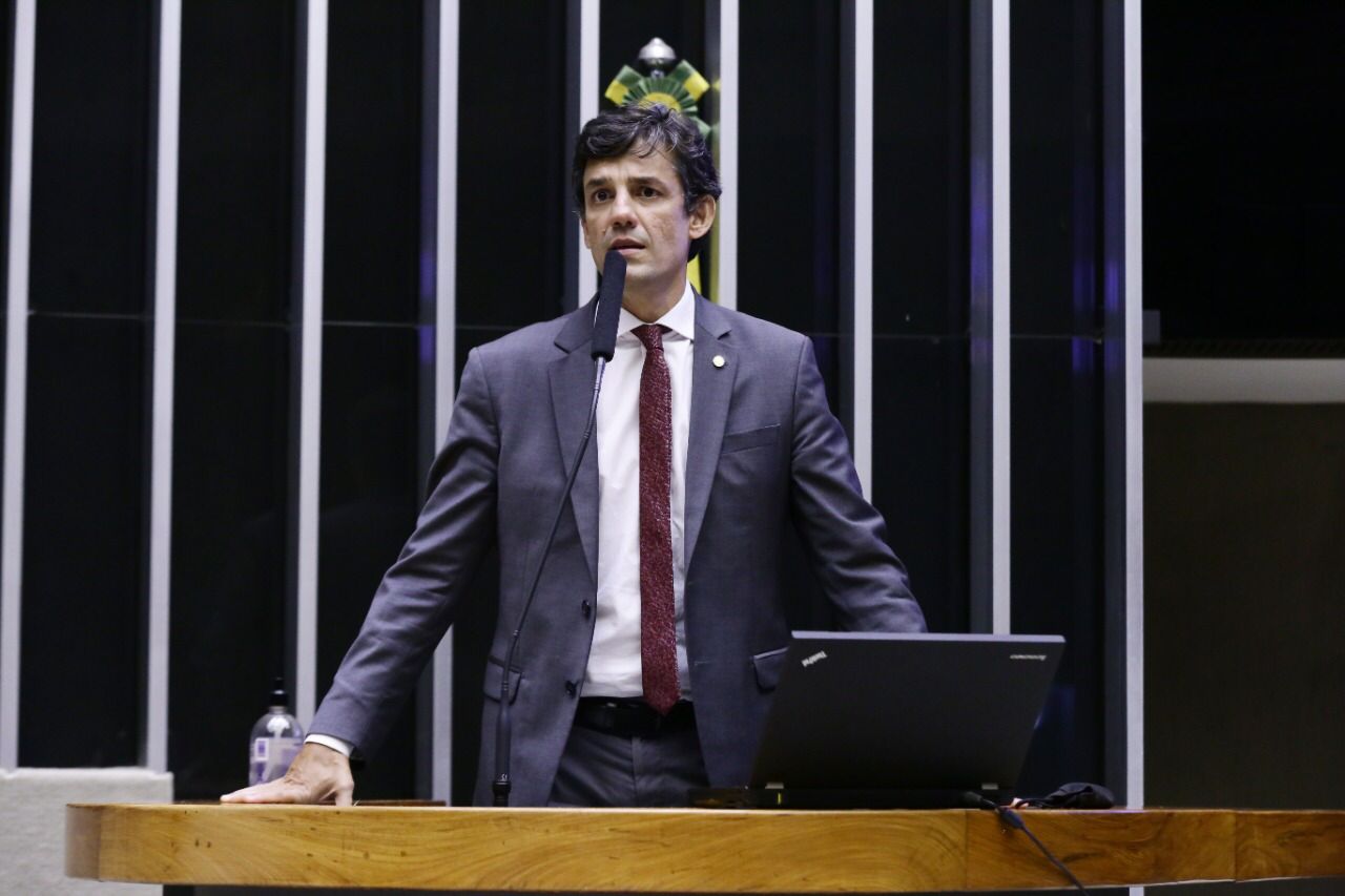 Deputado propõe auxílio de R$ 10 mil para afetados pelas chuvas