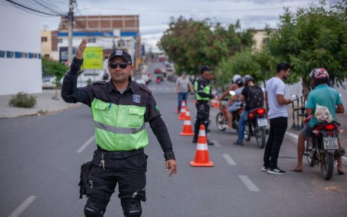 Santa Cruz realiza campanha do Maio Amarelo na cidade