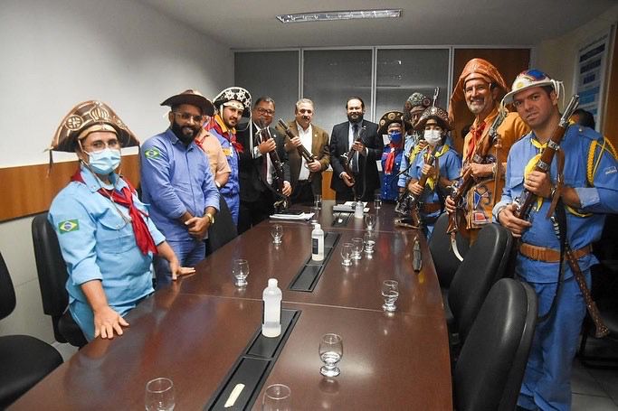 Eriberto e SDS discutem marco para porte e posse de bacamartes