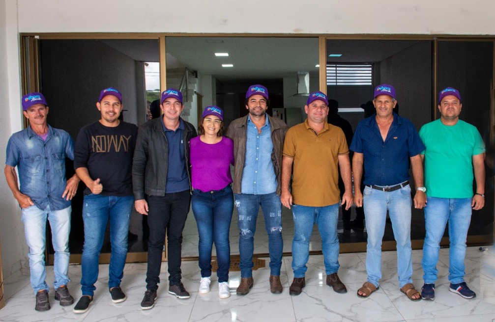 Débora Almeida fortalece apoios em Calçado