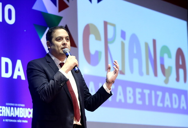 “Educação é o grande valor de Pernambuco”, afirma governador