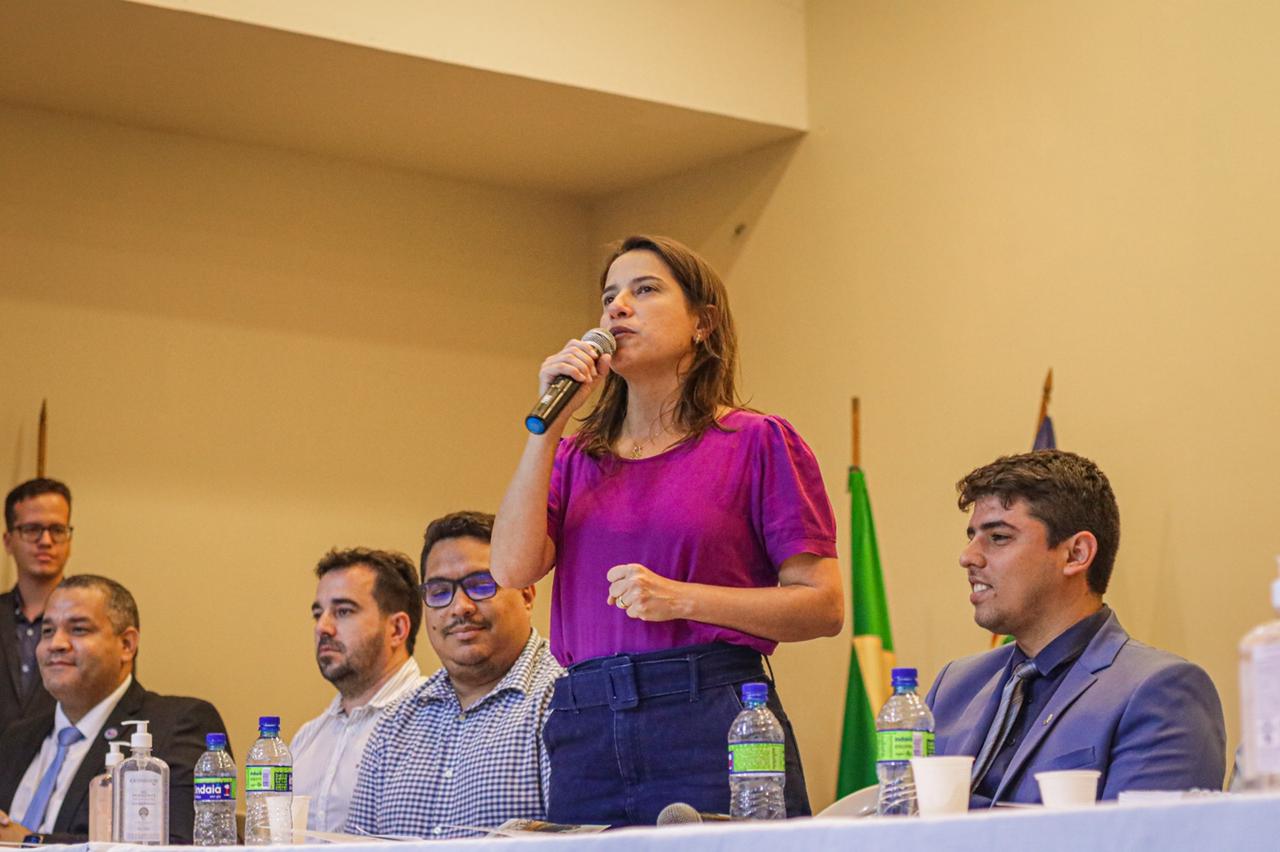 Em Petrolina, Raquel Lyra participa de encontro com vereadores