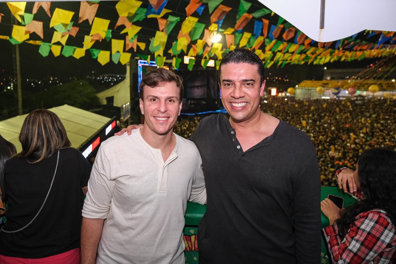 Miguel é recebido por Rodrigo Pinheiro no São João de Caruaru