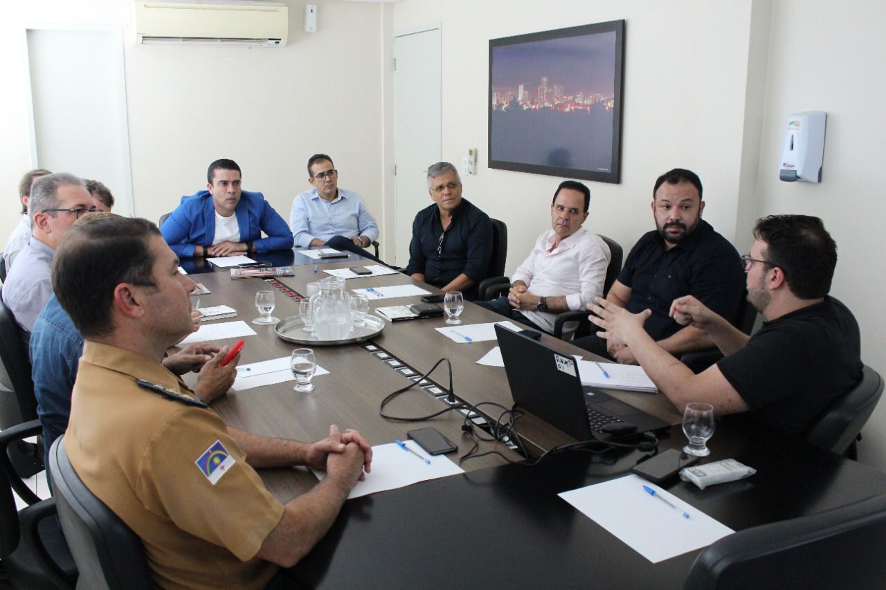 Acic entrega estudo de proposituras sobre Plano Diretor a Rodrigo 