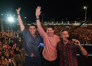 “A gente quer ver um Pernambuco melhor”, diz Miguel ao lado do prefeito de Caruaru