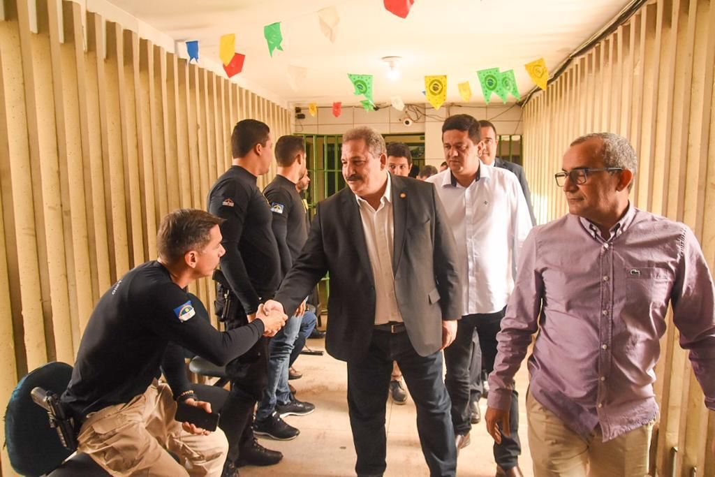 Eriberto realiza visita institucional ao Presídio de Igarassu
