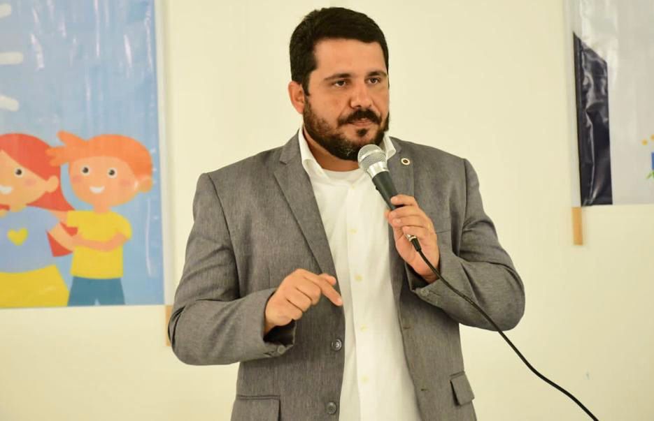 Eduardo Vasconcelos ressalta recomendação do TCE sobre o piso salarial da odontologia