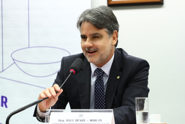 Raul celebra apoio do PSDB à pré-candidatura de Tebet