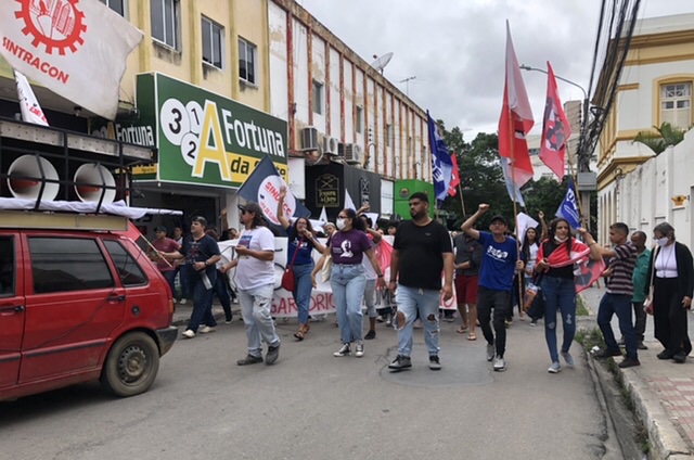 Estudantes protestam contra aumento da tarifa de ônibus em Caruaru