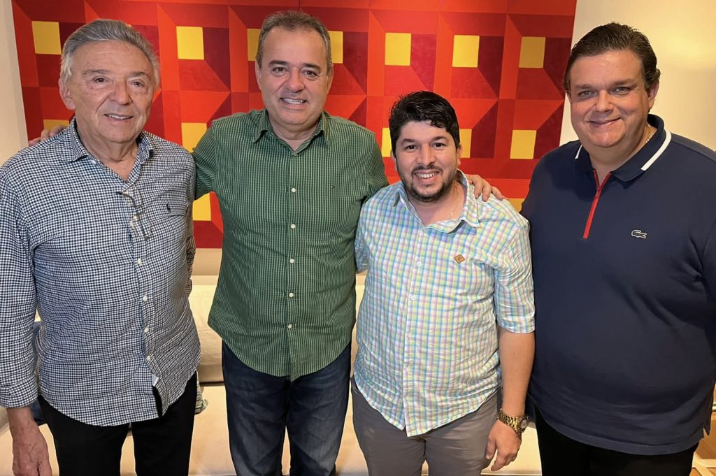 Fagner participa de agenda com Danilo em Caruaru