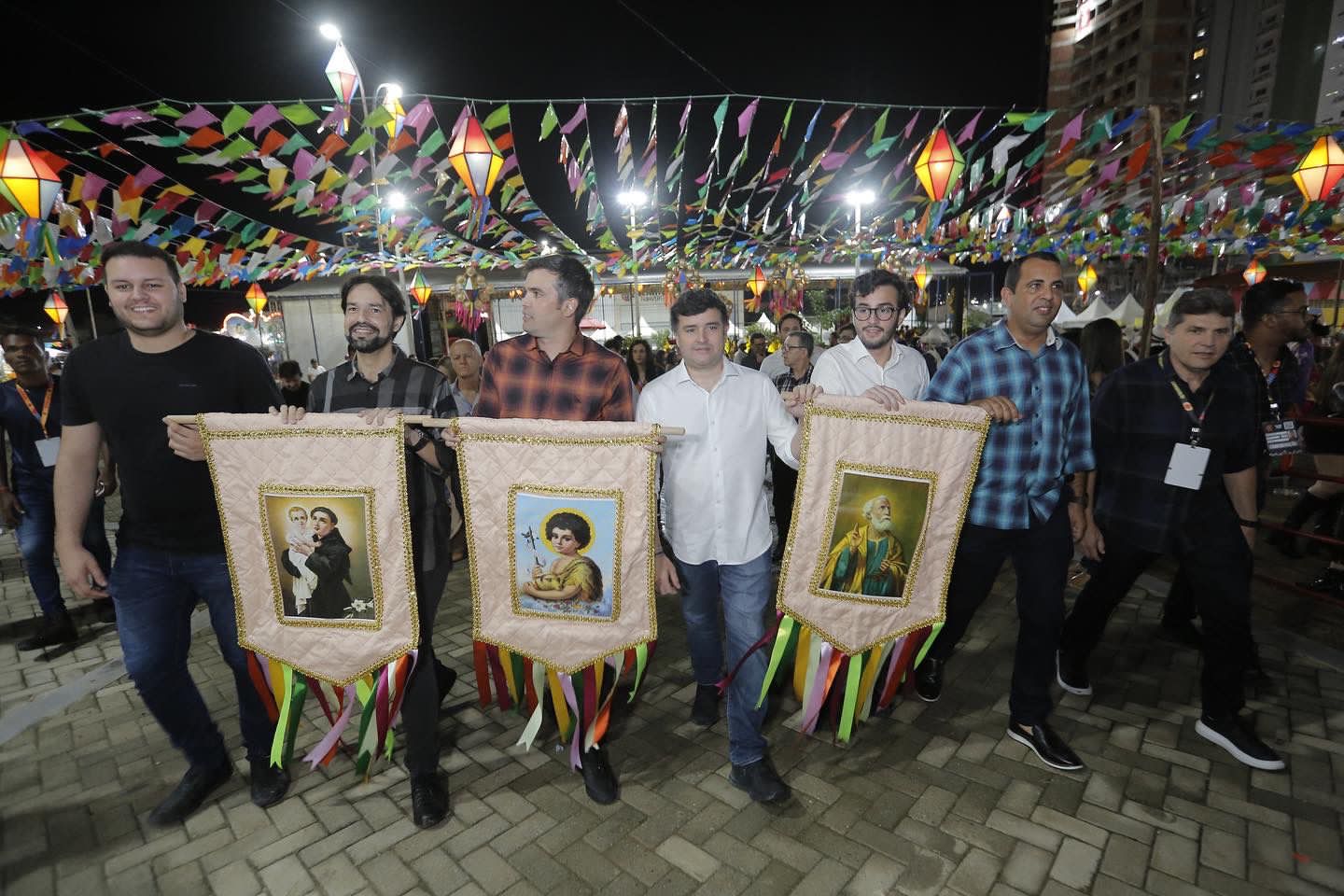Eduardo e Lula da Fonte acompanham abertura do São João da Moda