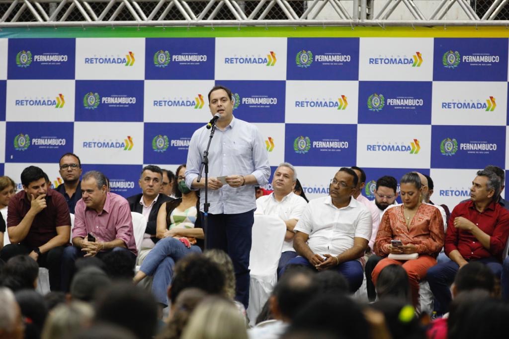 Paulo inaugura obras e anuncia ações para Itaíba e Águas Belas