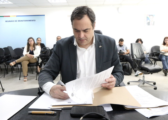 Governador sanciona leis para socorrer às vítimas das chuvas