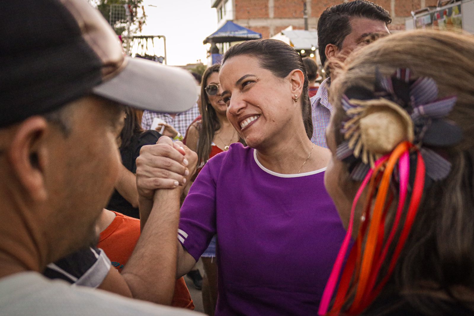 Raquel confere o primeiro dia de festa no Alto do Moura