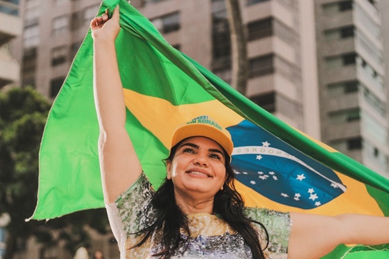 Michele Collins lança pré-candidatura à deputada federal 