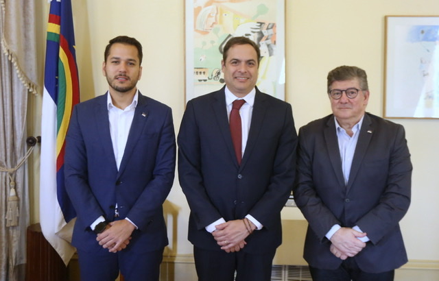 Paulo Câmara empossa novos secretários estaduais