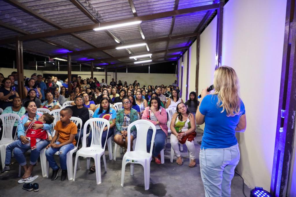 Alessandra promove encontro com mulheres em Santa Cruz