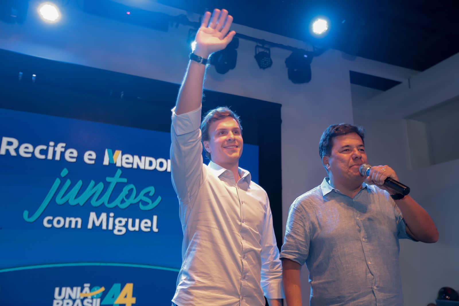 Mendonça reúne aliados no Recife e lança pré-candidatura 