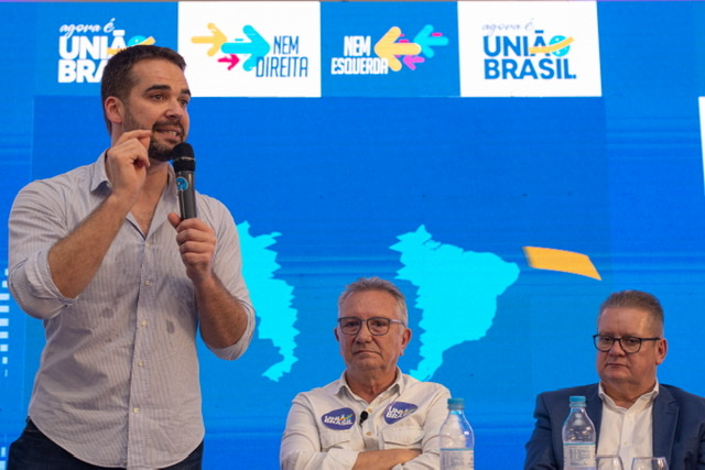 Podemos e União Brasil aclamam apoio a Eduardo Leite