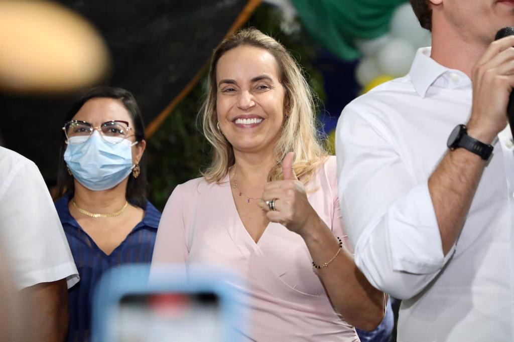 Alessandra cumpre primeira agenda como pré-candidata a vice