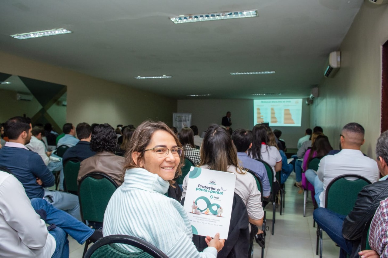 Avicultores pernambucanos decidem apoiar Débora Almeida