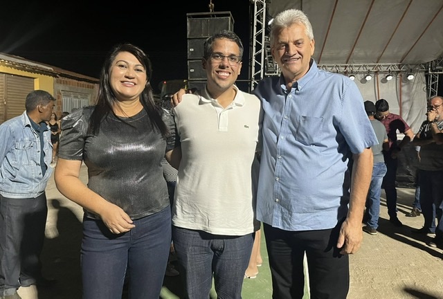 Jarbas Filho participa de inauguração de pavimentação em Santa Cruz