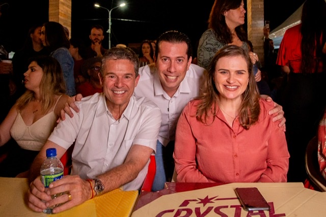 Armandinho cumpre agenda no Sertão com Marília e André