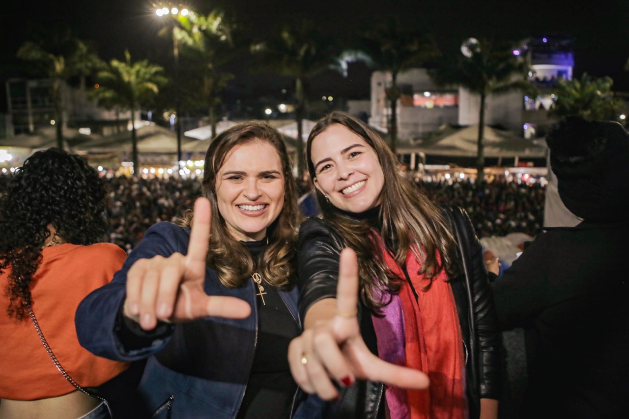 Maria Arraes participa de atos políticos e do FIG