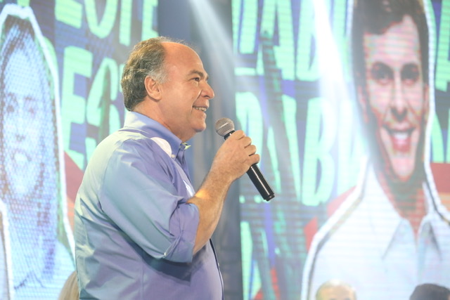 “Caruaru não precisa importar candidatos”, alfineta FBC