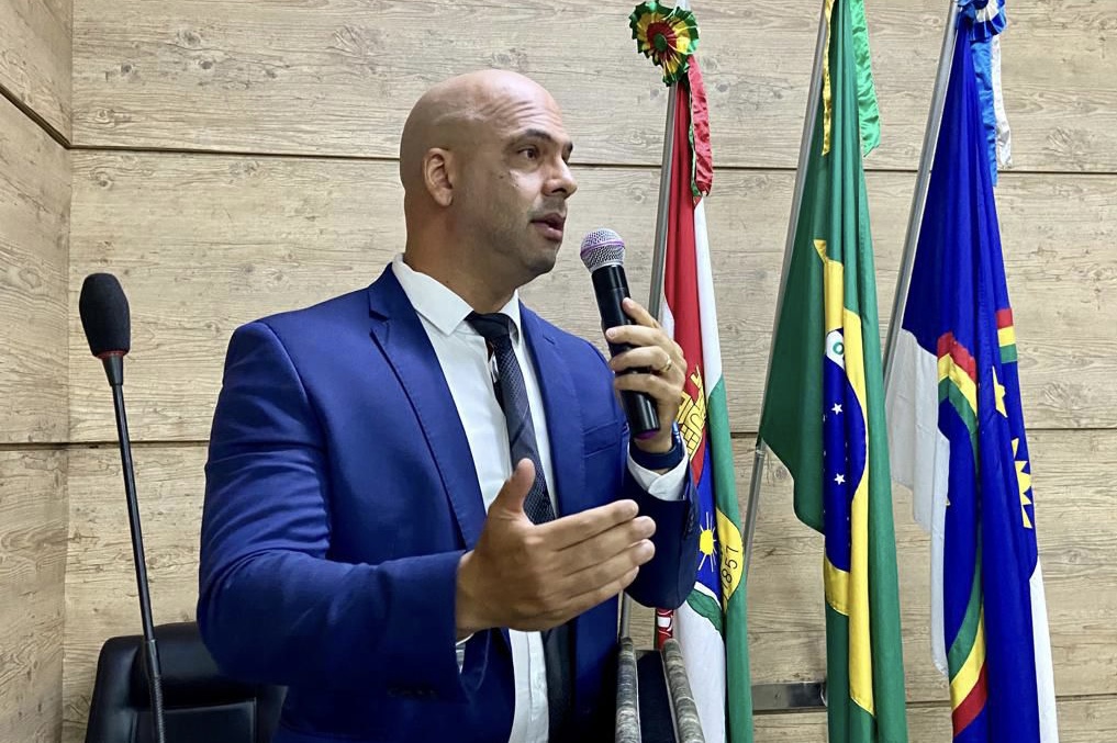 Vereador quer intervenção em contrato de concessão de ônibus 