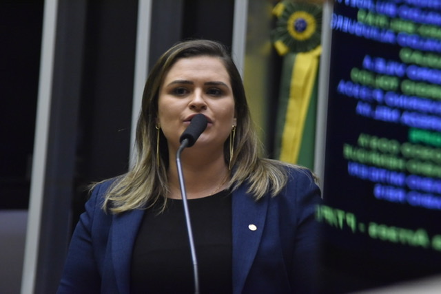 Marília cobra regulamentação da Lei de Dignidade Menstrual  