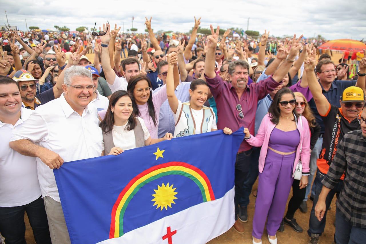 Raquel Lyra é aclamada por fiéis na Missa do Vaqueiro 