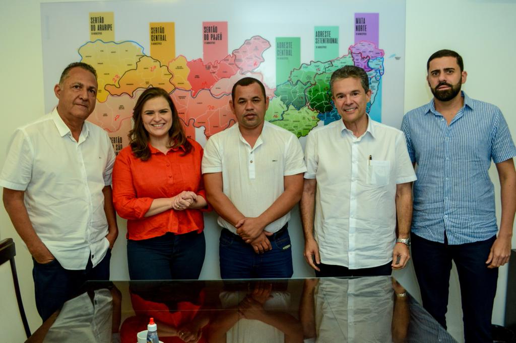 Marília Arraes recebe apoio do prefeito de Joaquim Nabuco