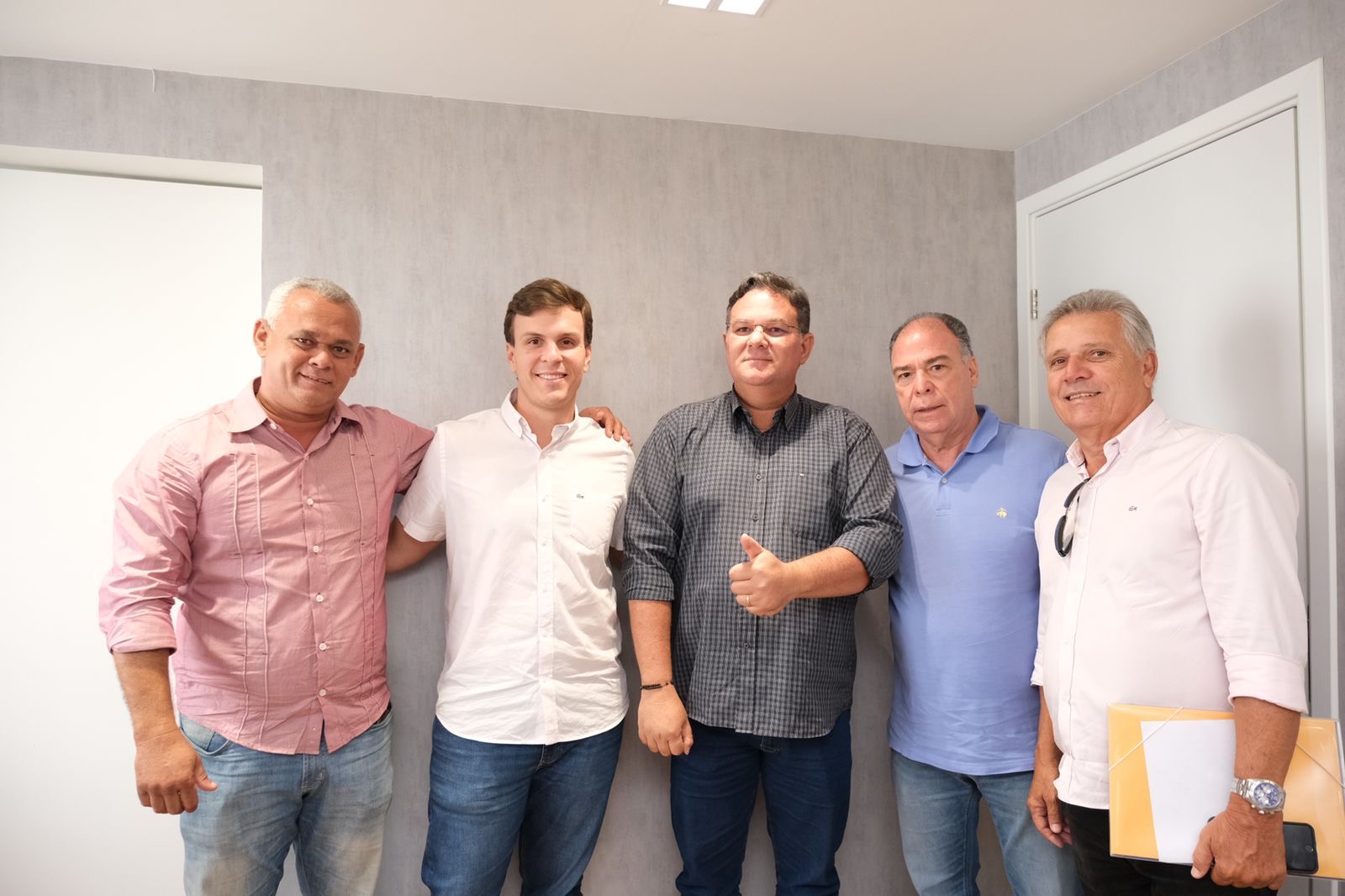 Miguel recebe apoio de ex-prefeito de Escada