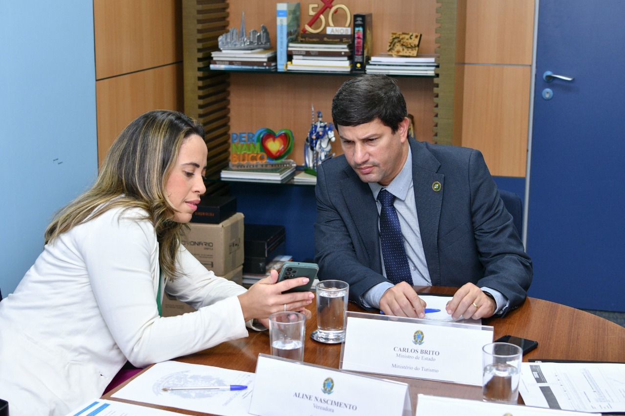 Aline Nascimento apresenta demandas ao ministro do Turismo