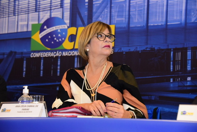 Ana Célia participa de Mobilização Municipalista em Brasília
