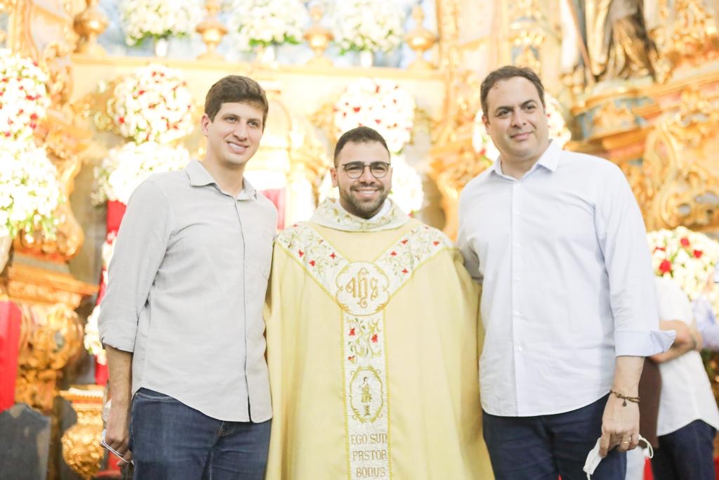 Prefeito do Recife participa de celebração dedicada à padroeira