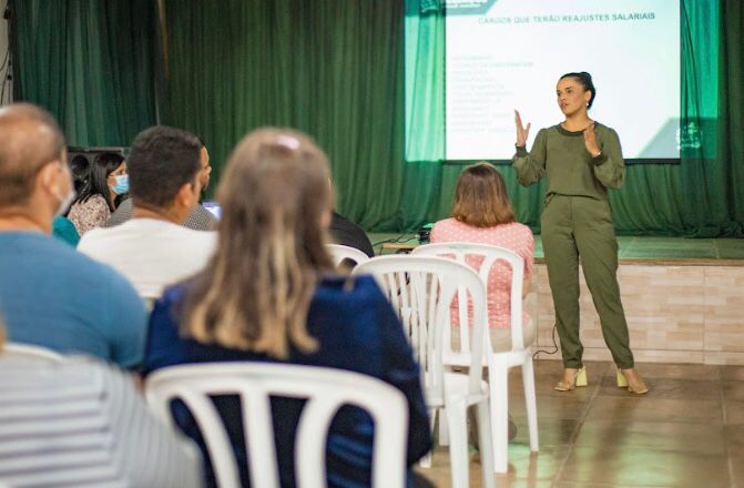 Lucielle anuncia aumento de salário para 11 categorias