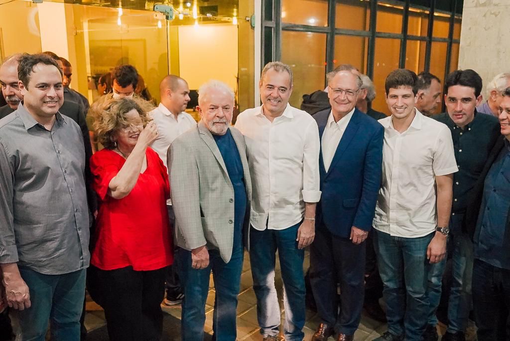 Danilo recebe Lula no Recife 